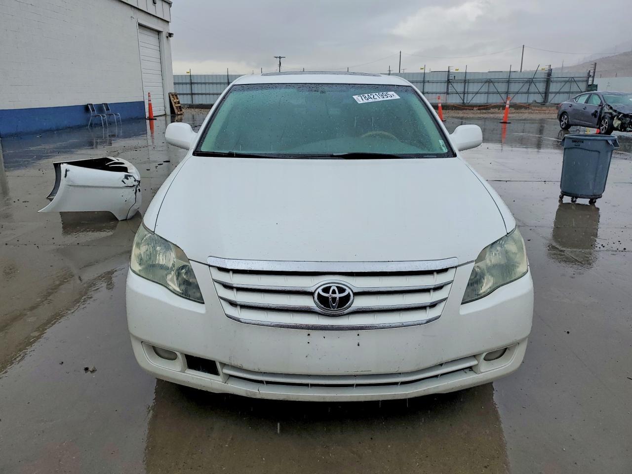 2006 TOYOTA Avalon