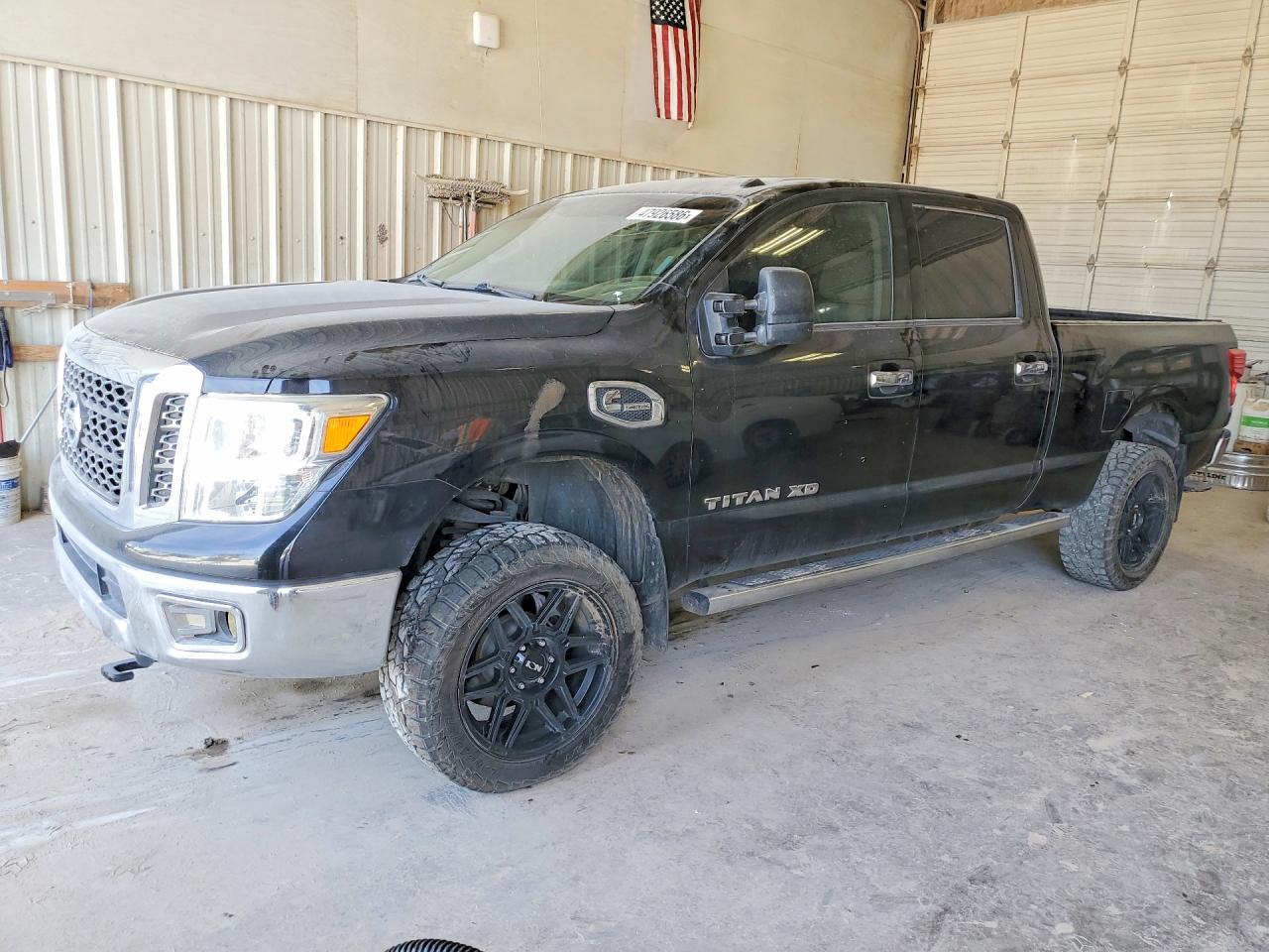 2017 NISSAN Titan