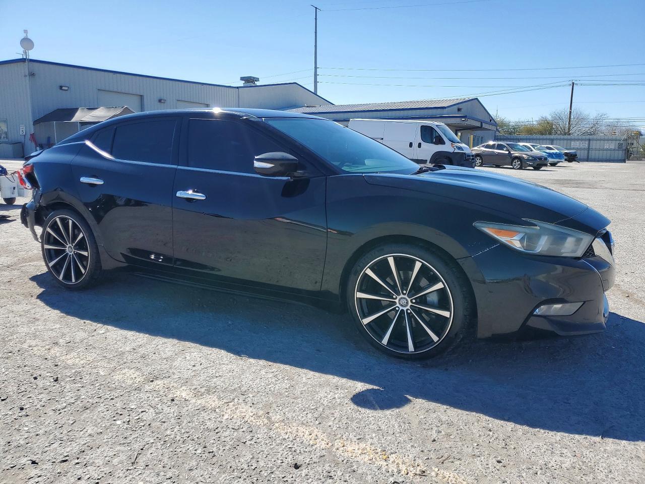 2017 NISSAN Maxima