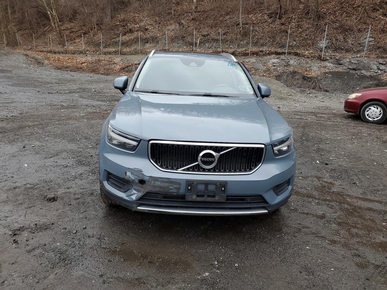 2020 VOLVO XC40