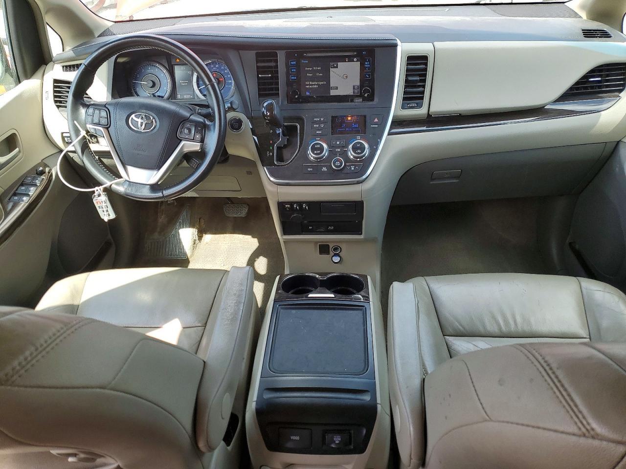 2015 TOYOTA SIENNA