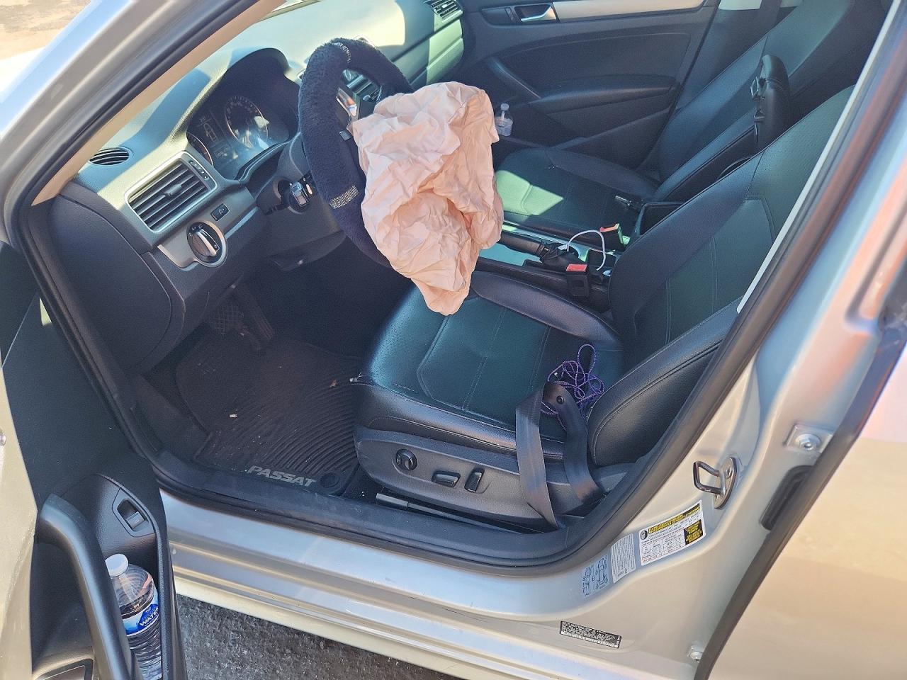 2015 VOLKSWAGEN Passat