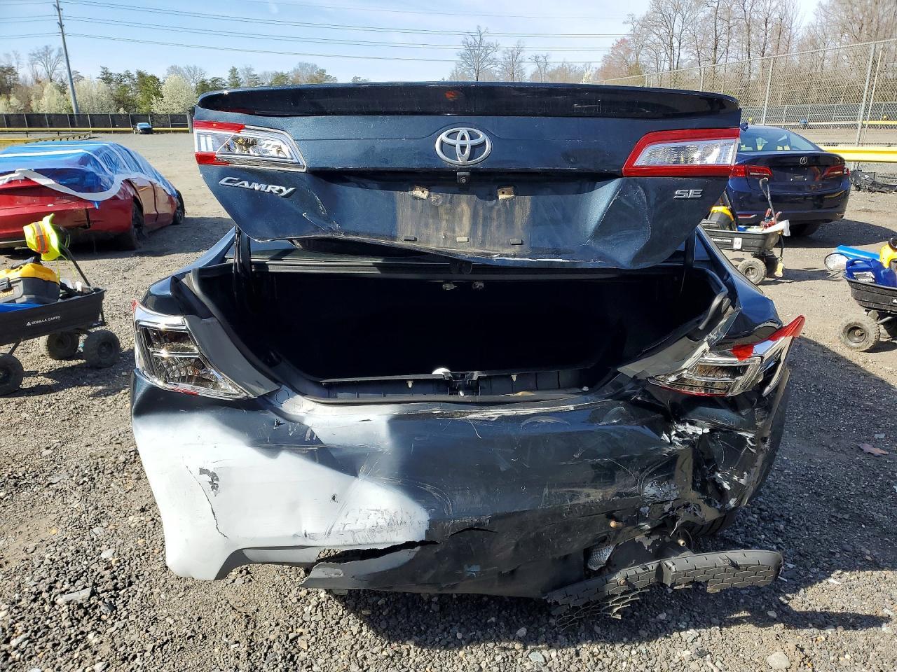 2014 TOYOTA CAMRY