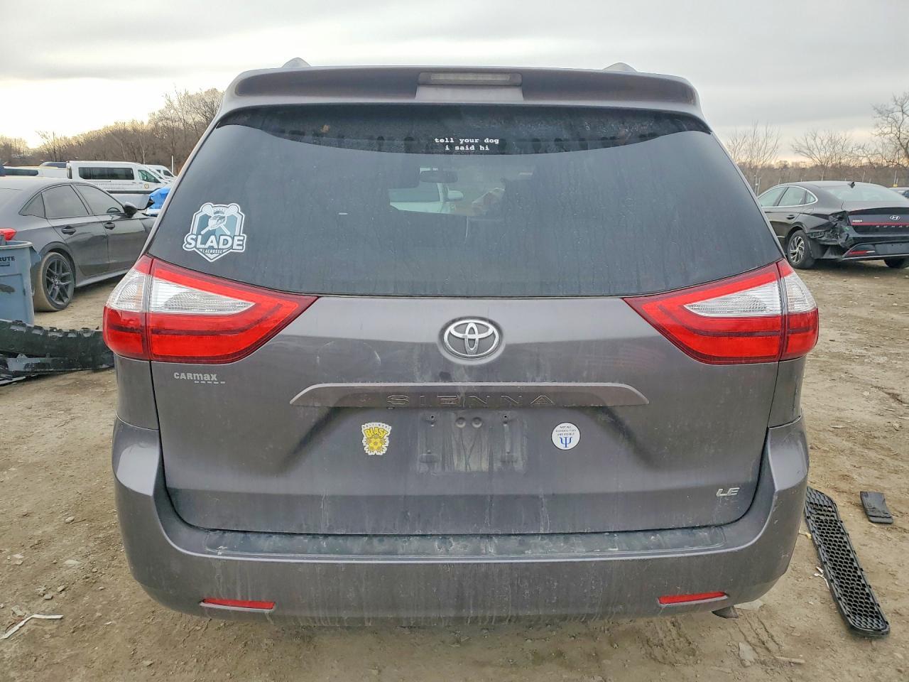 2015 TOYOTA SIENNA