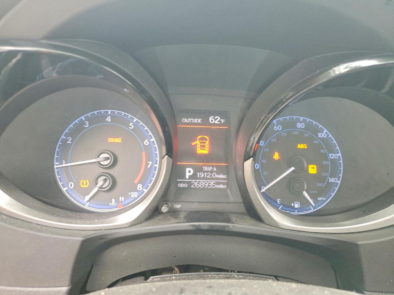 2016 TOYOTA COROLLA