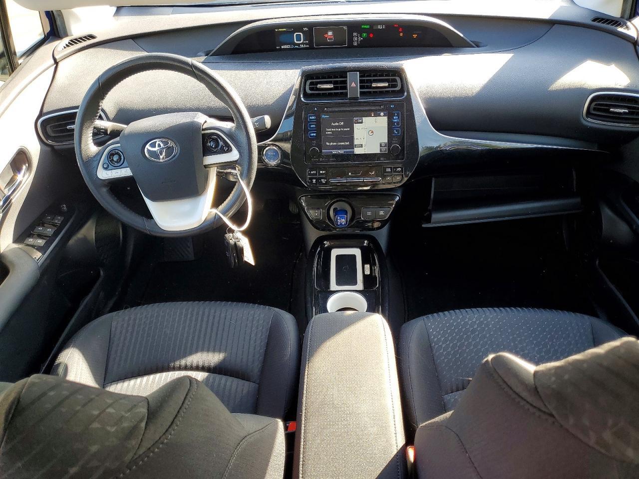 2016 TOYOTA PRIUS