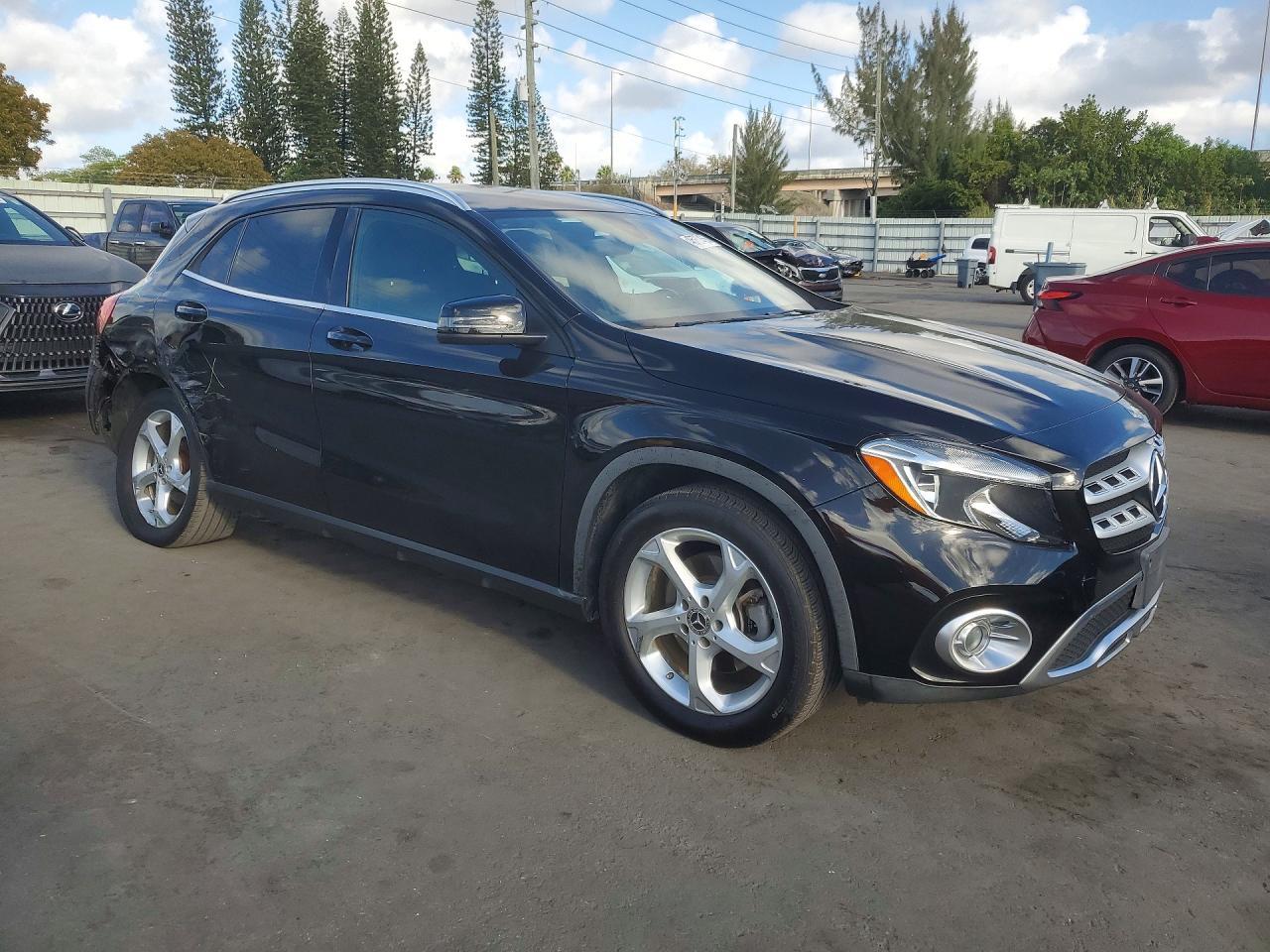 2018 MERCEDES-BENZ GLA-Class