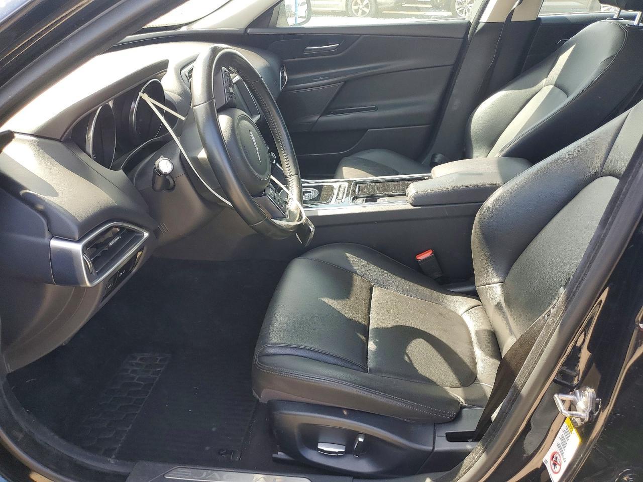 2019 JAGUAR XE