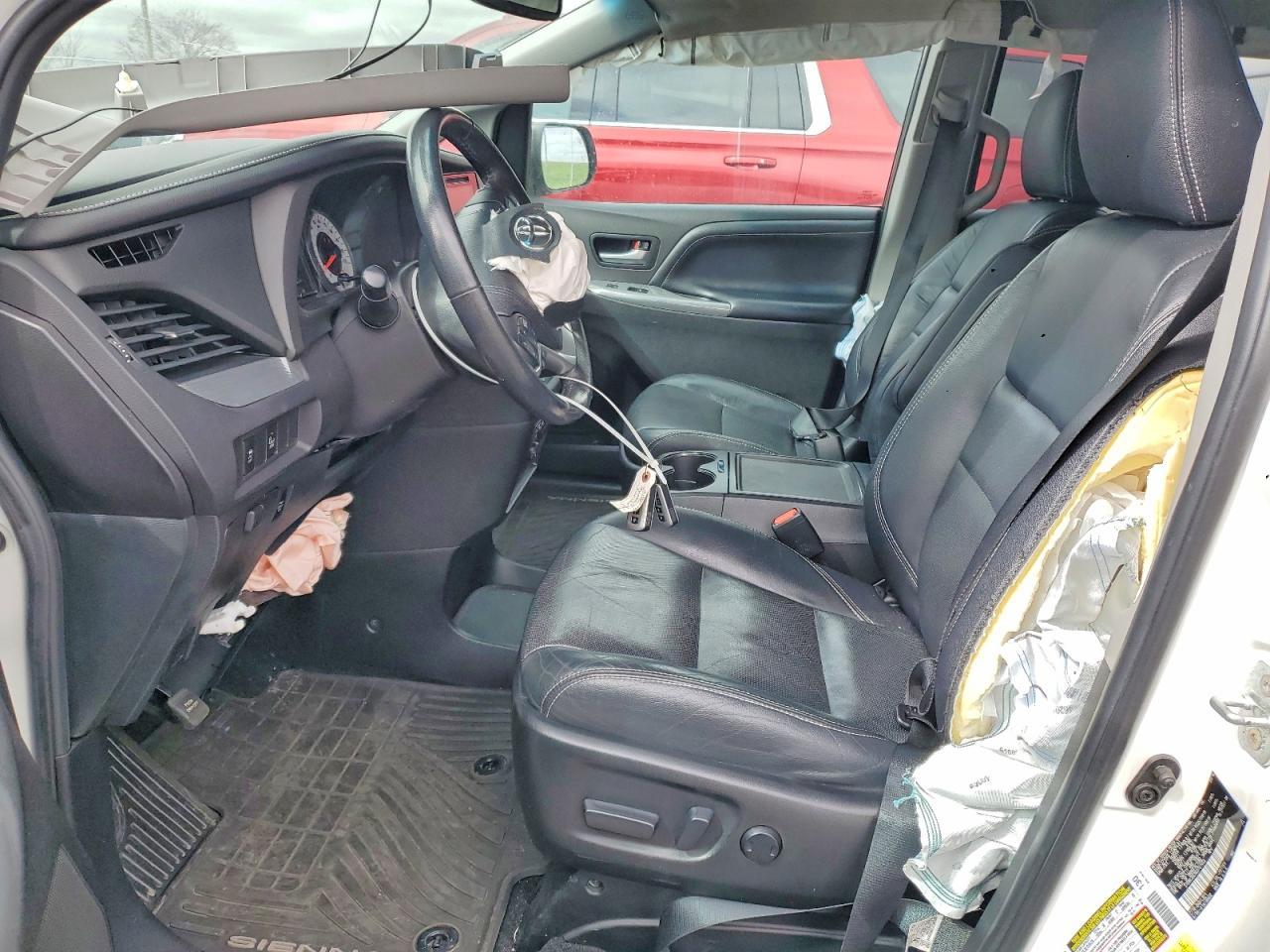 2016 TOYOTA SIENNA