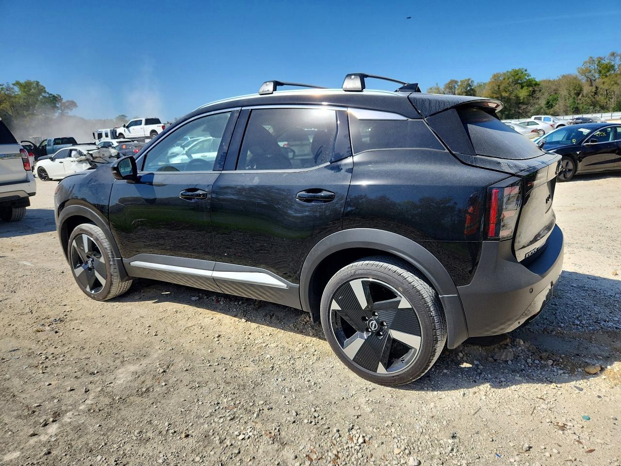2025 NISSAN KICKS