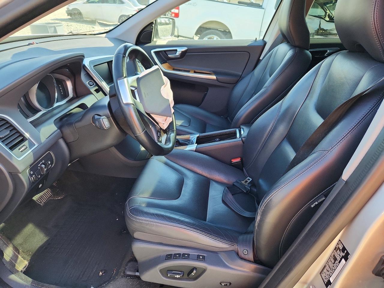 2017 VOLVO XC60