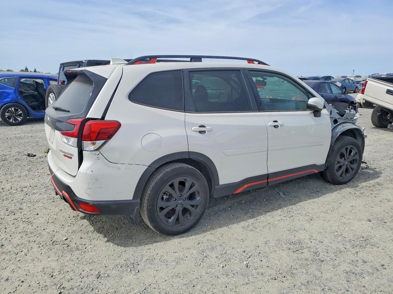 2023 SUBARU FORESTER
