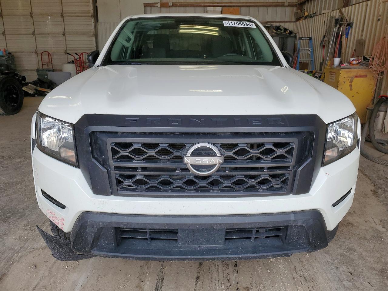 2022 NISSAN Frontier