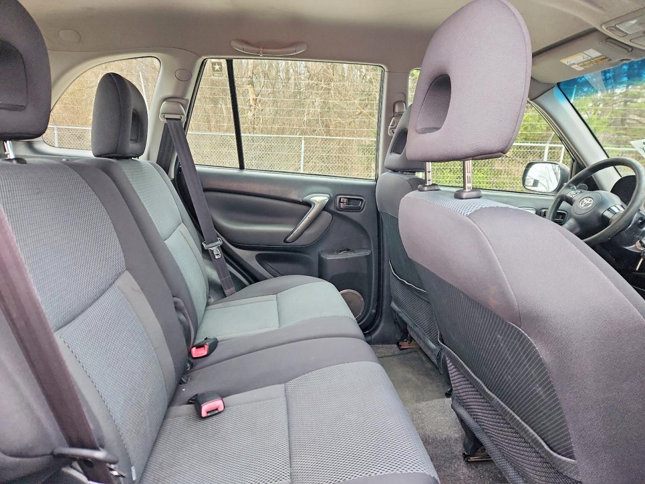 2004 TOYOTA RAV4