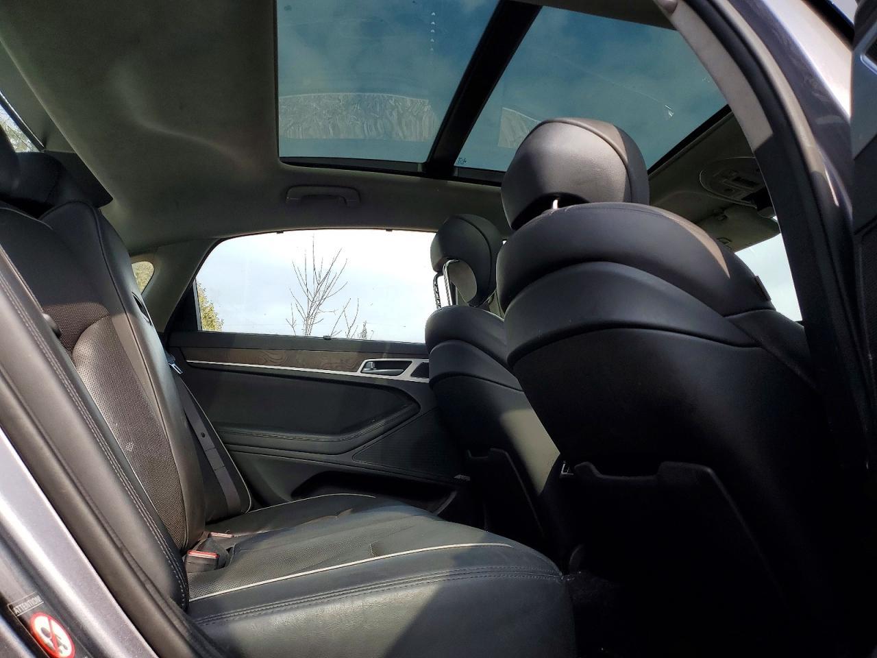 2015 HYUNDAI GENESIS