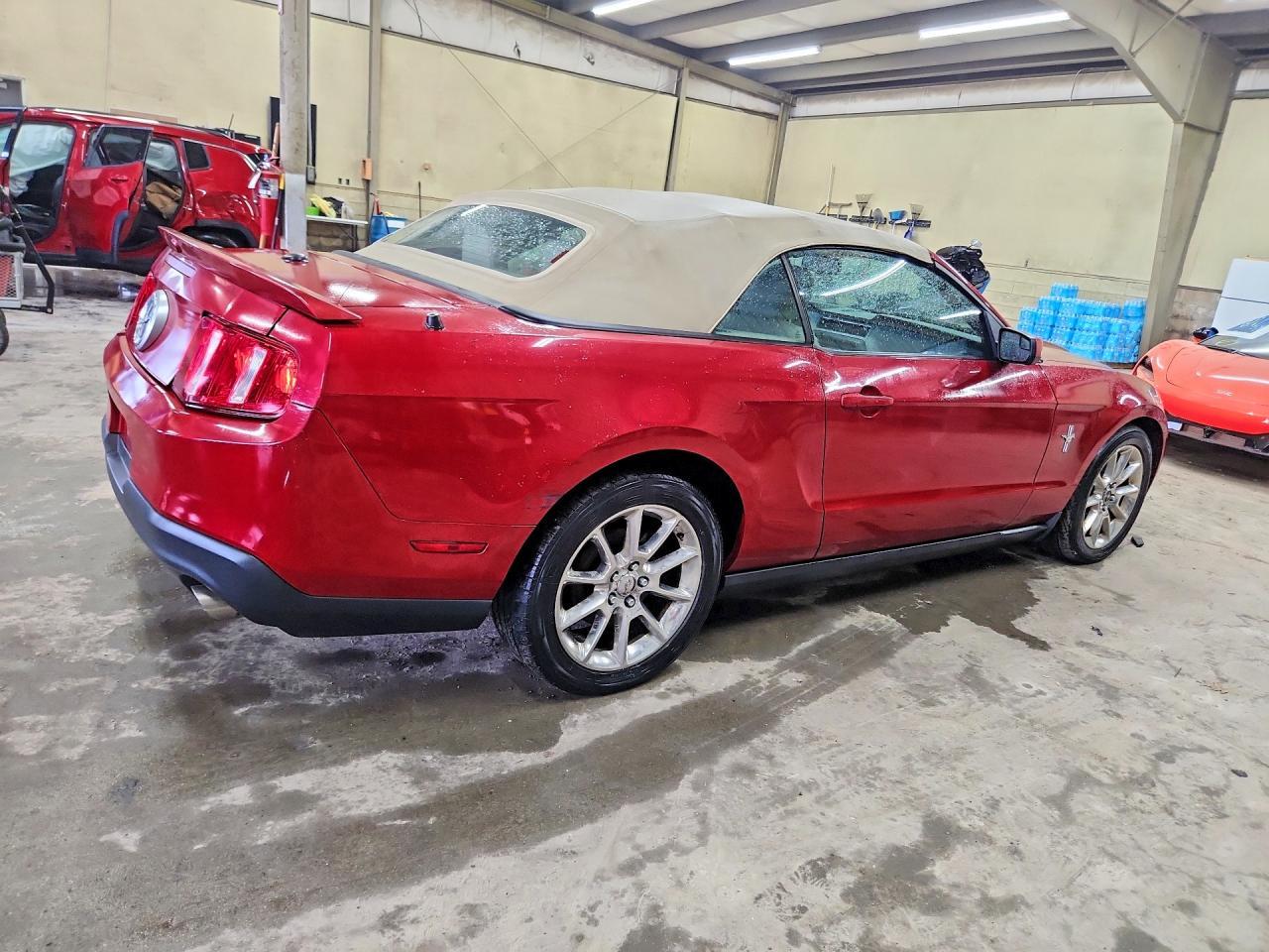 2011 FORD MUSTANG