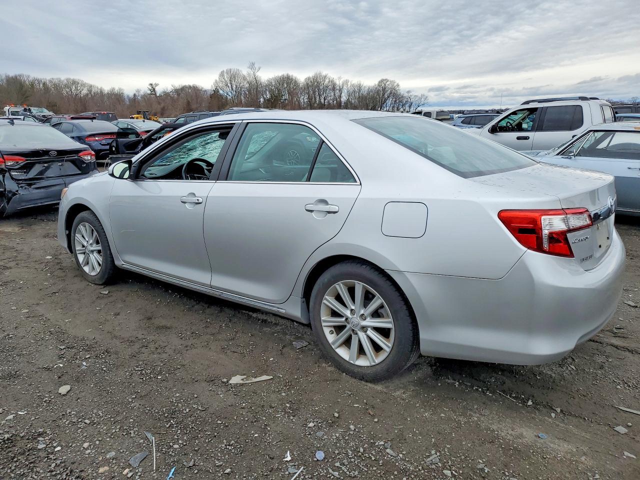 2014 TOYOTA CAMRY