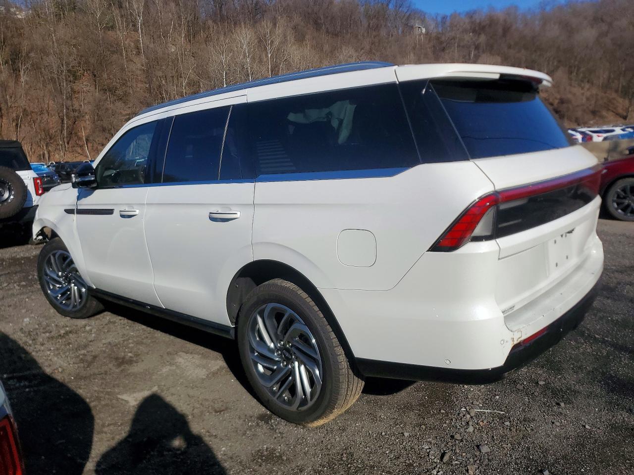 2025 LINCOLN Navigator