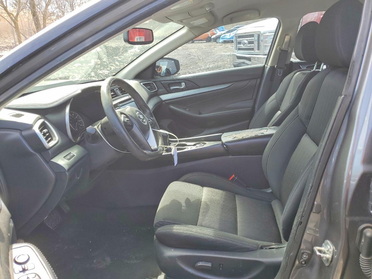 2017 NISSAN Maxima