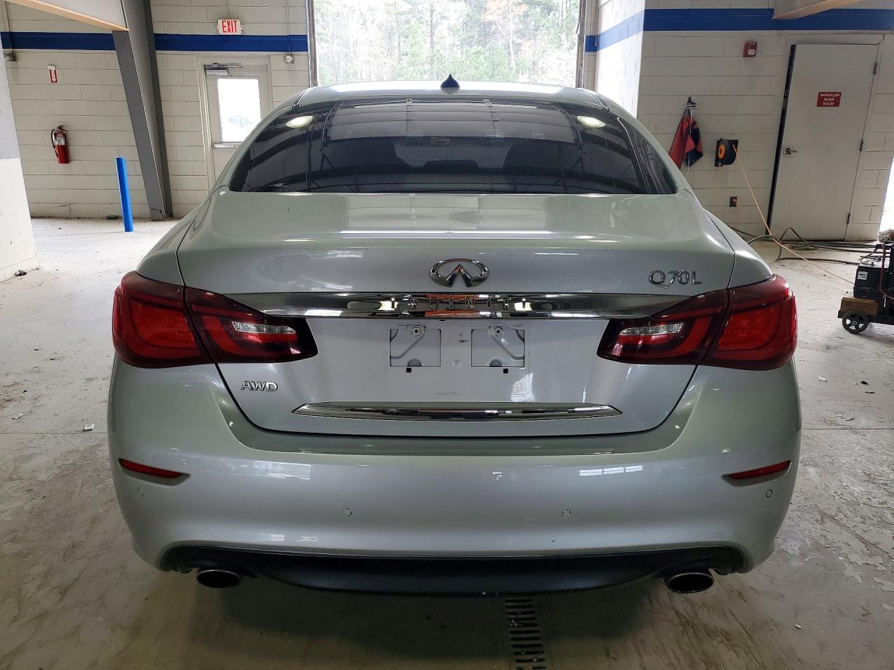 2015 INFINITI Q70