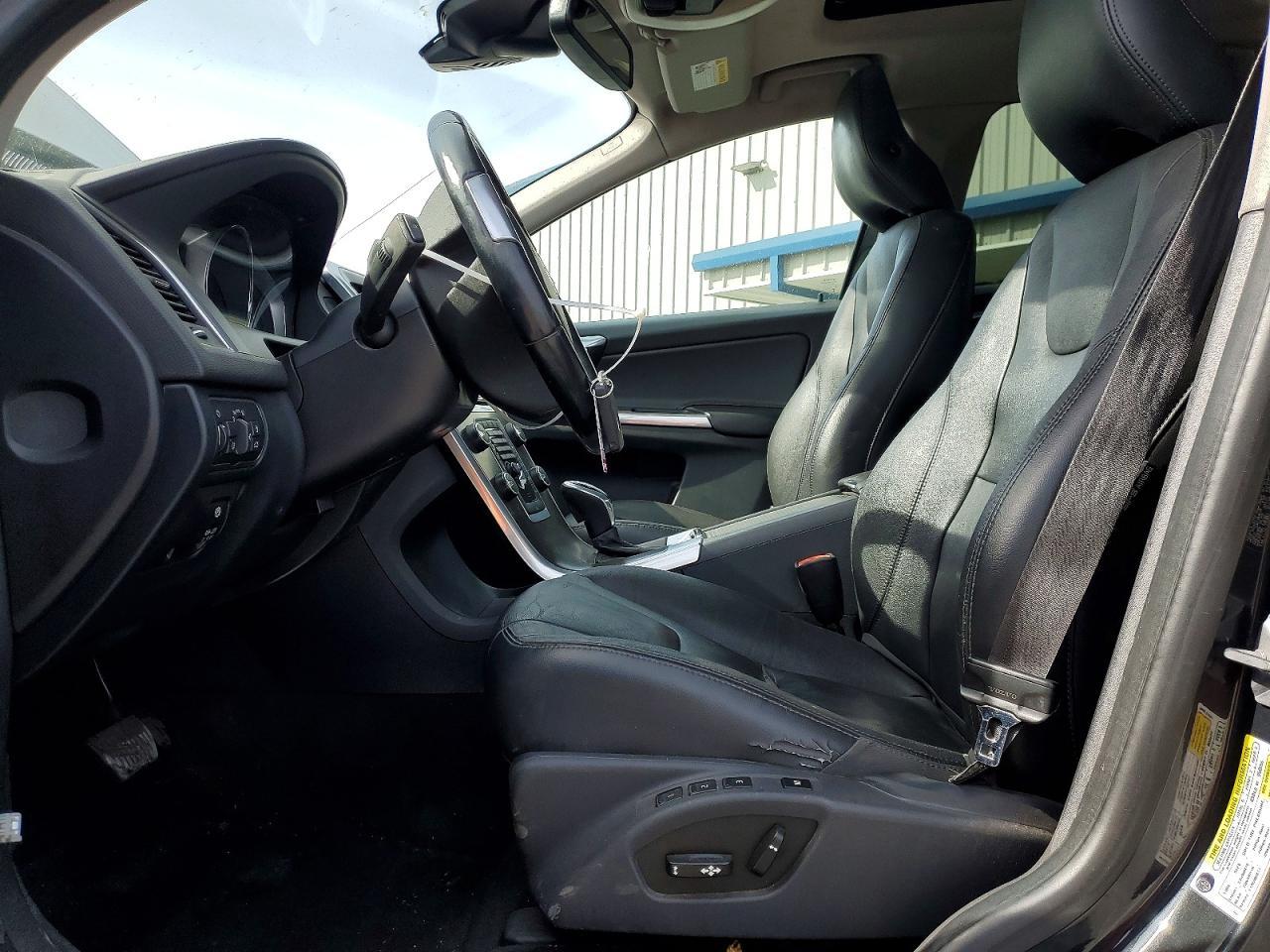 2015 VOLVO XC60