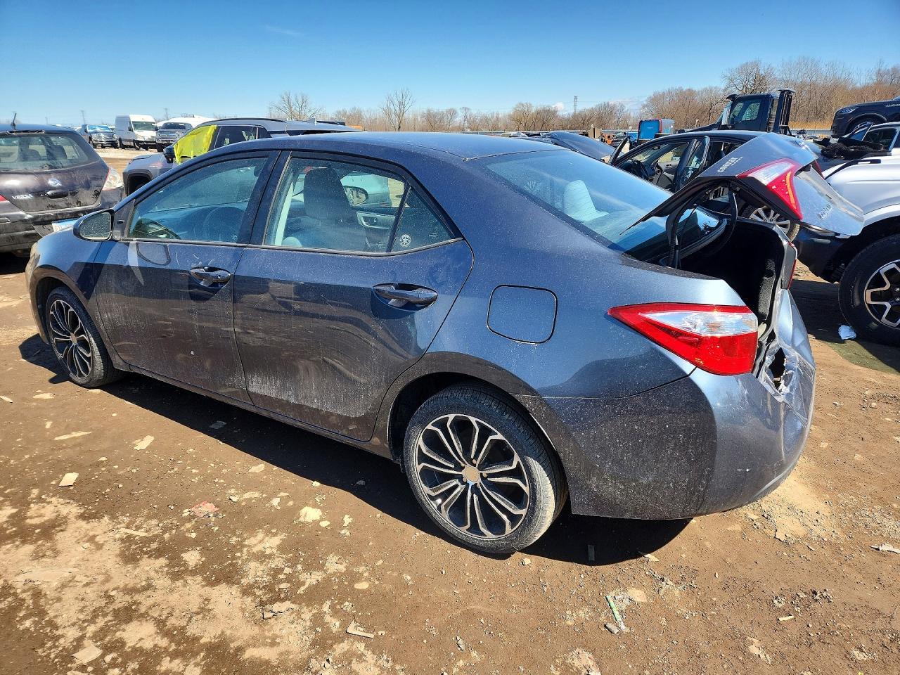 2015 TOYOTA COROLLA