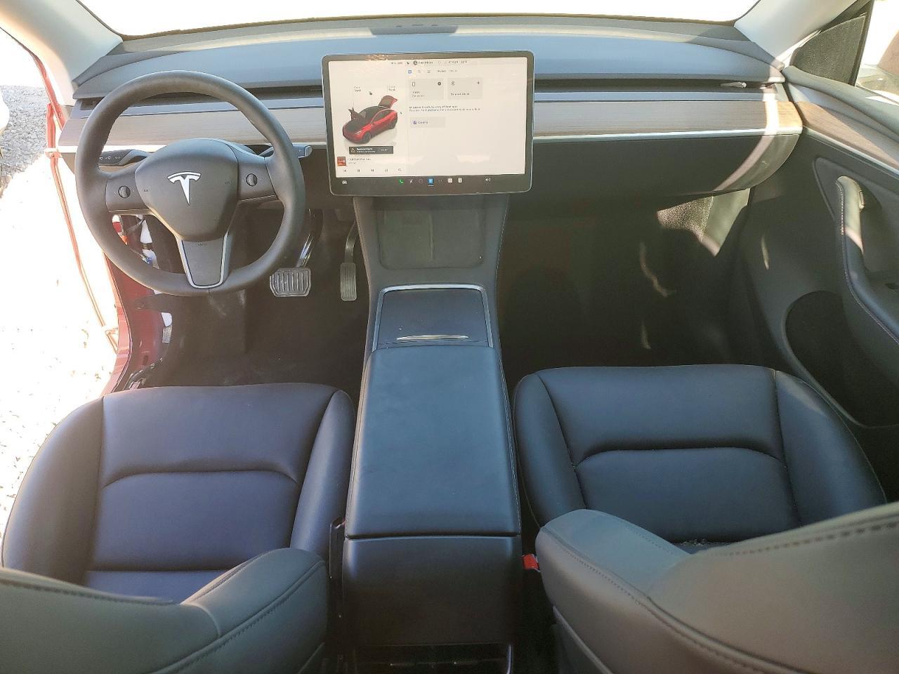 2025 TESLA MODEL Y