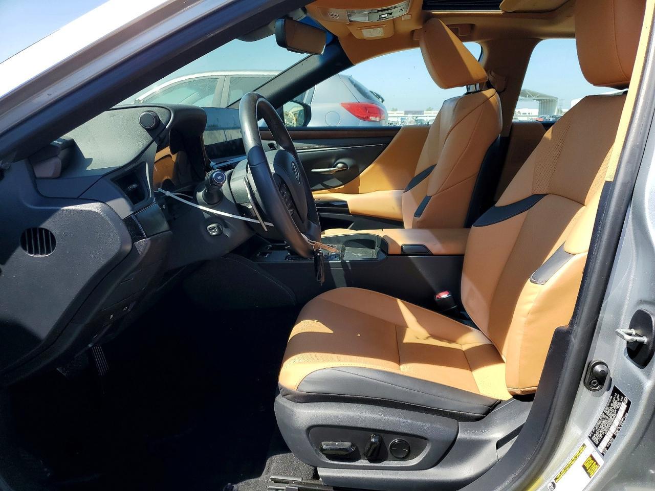 2023 LEXUS ES 300H