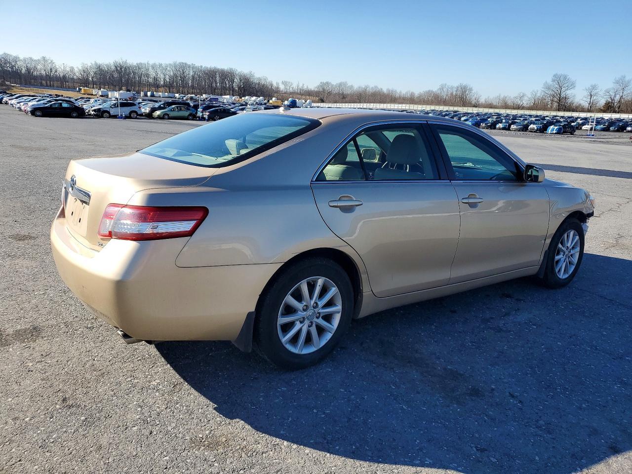 2010 TOYOTA CAMRY