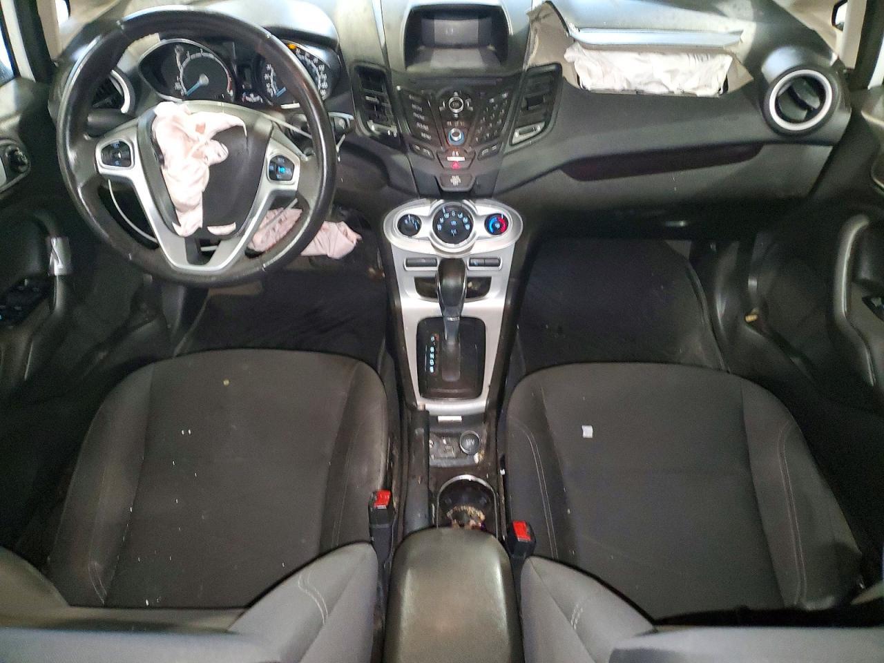 2015 FORD Fiesta