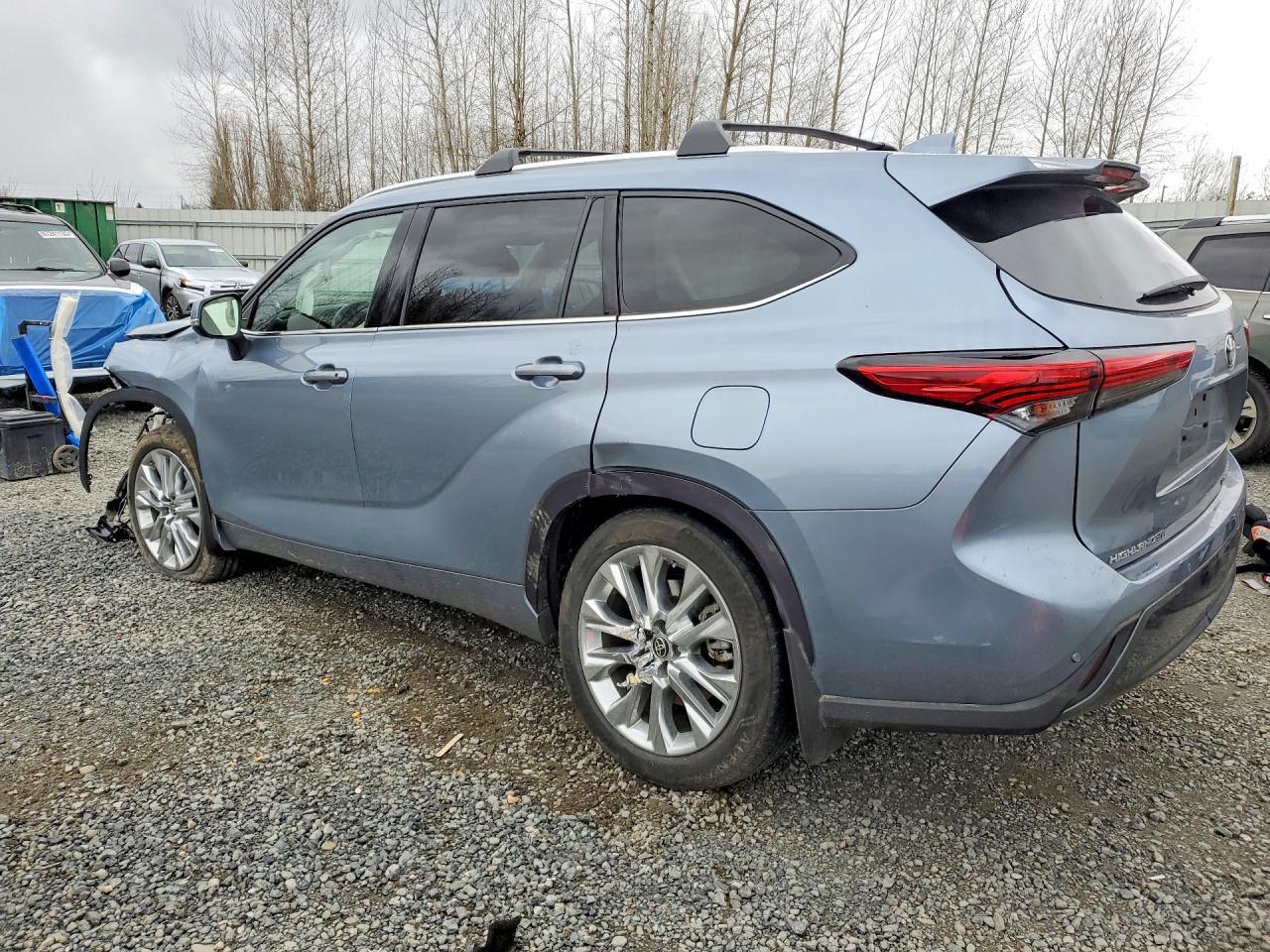 2022 TOYOTA HIGHLANDER