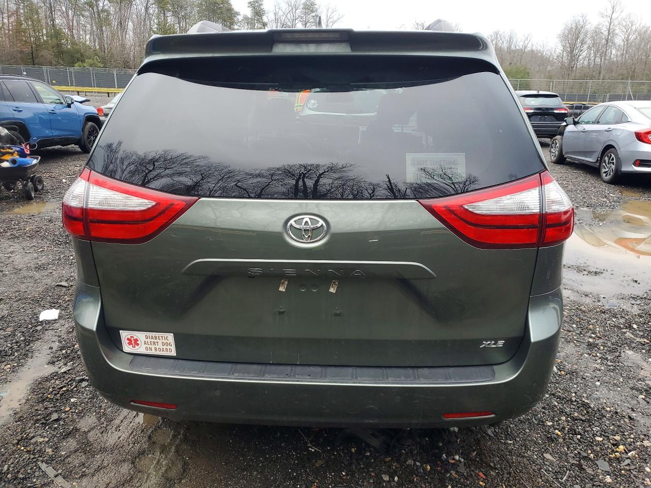 2019 TOYOTA SIENNA