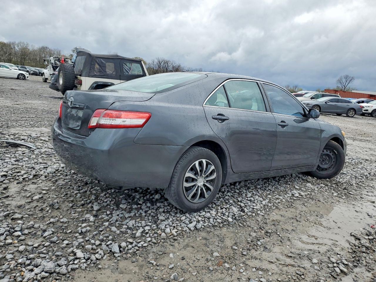 2011 TOYOTA CAMRY