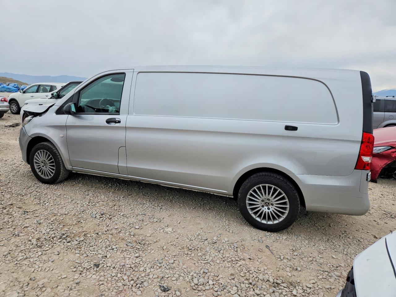 2023 MERCEDES-BENZ METRIS