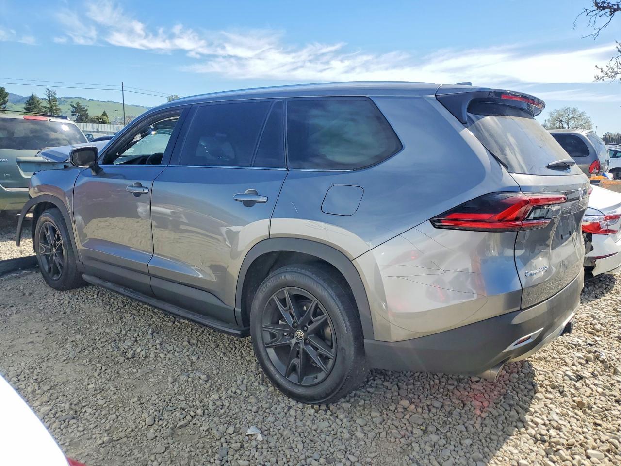 2025 TOYOTA HIGHLANDER