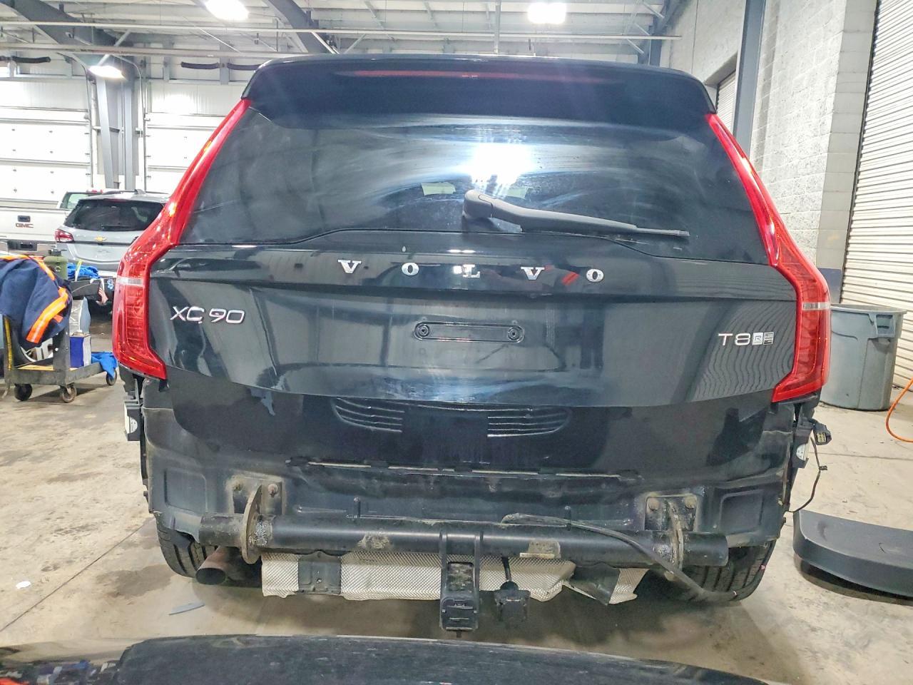 2016 VOLVO XC90