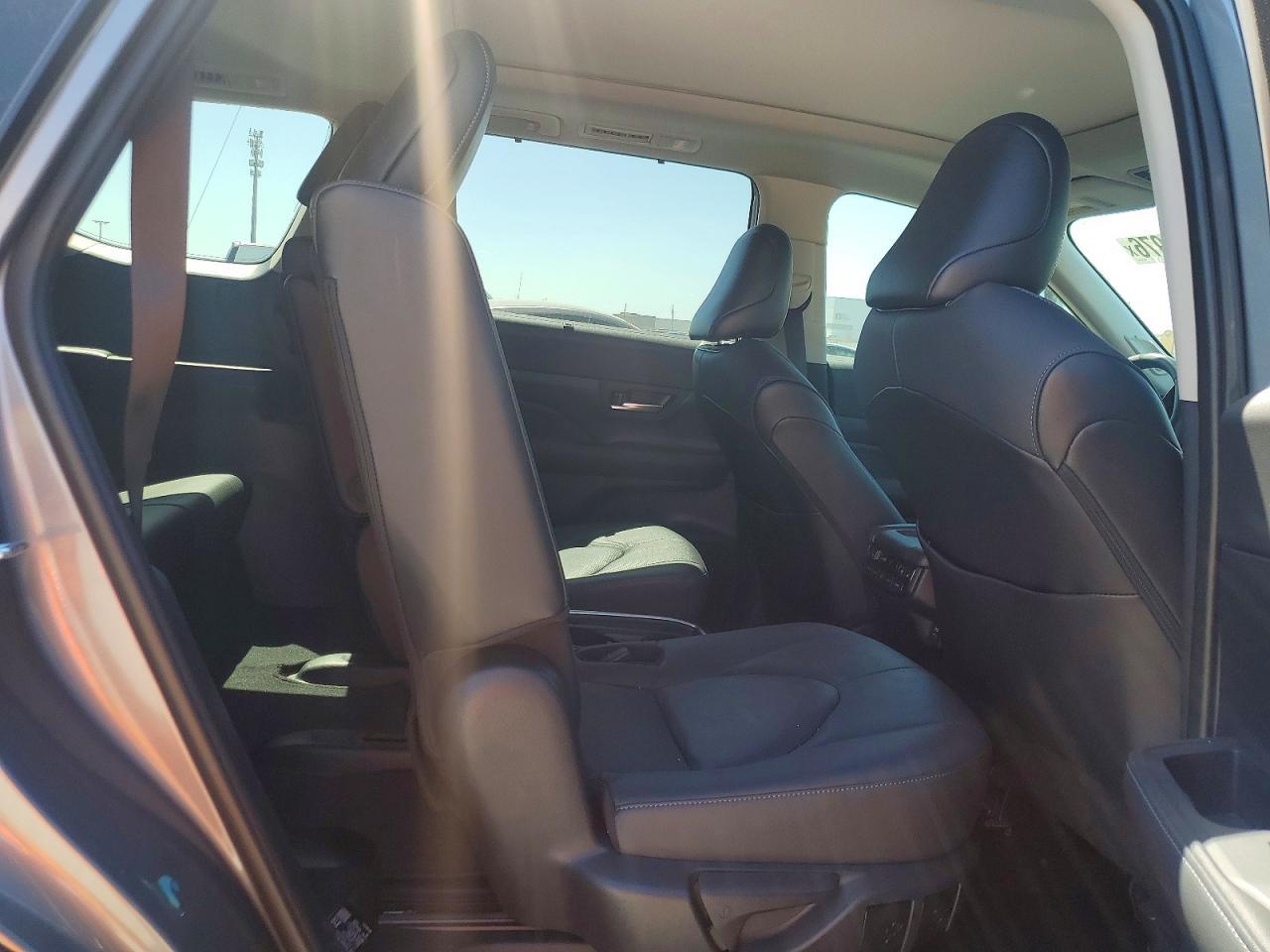 2025 TOYOTA HIGHLANDER