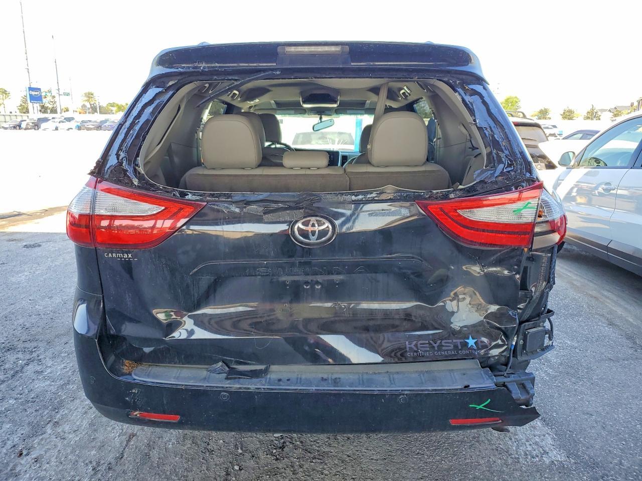 2016 TOYOTA SIENNA