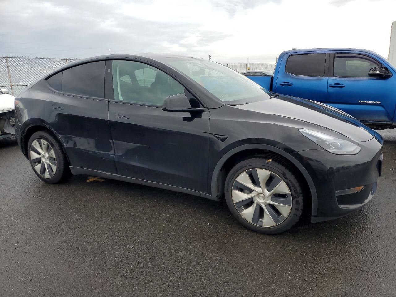 2024 TESLA MODEL Y