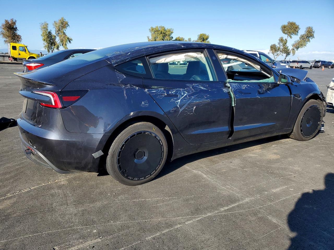 2025 TESLA MODEL 3