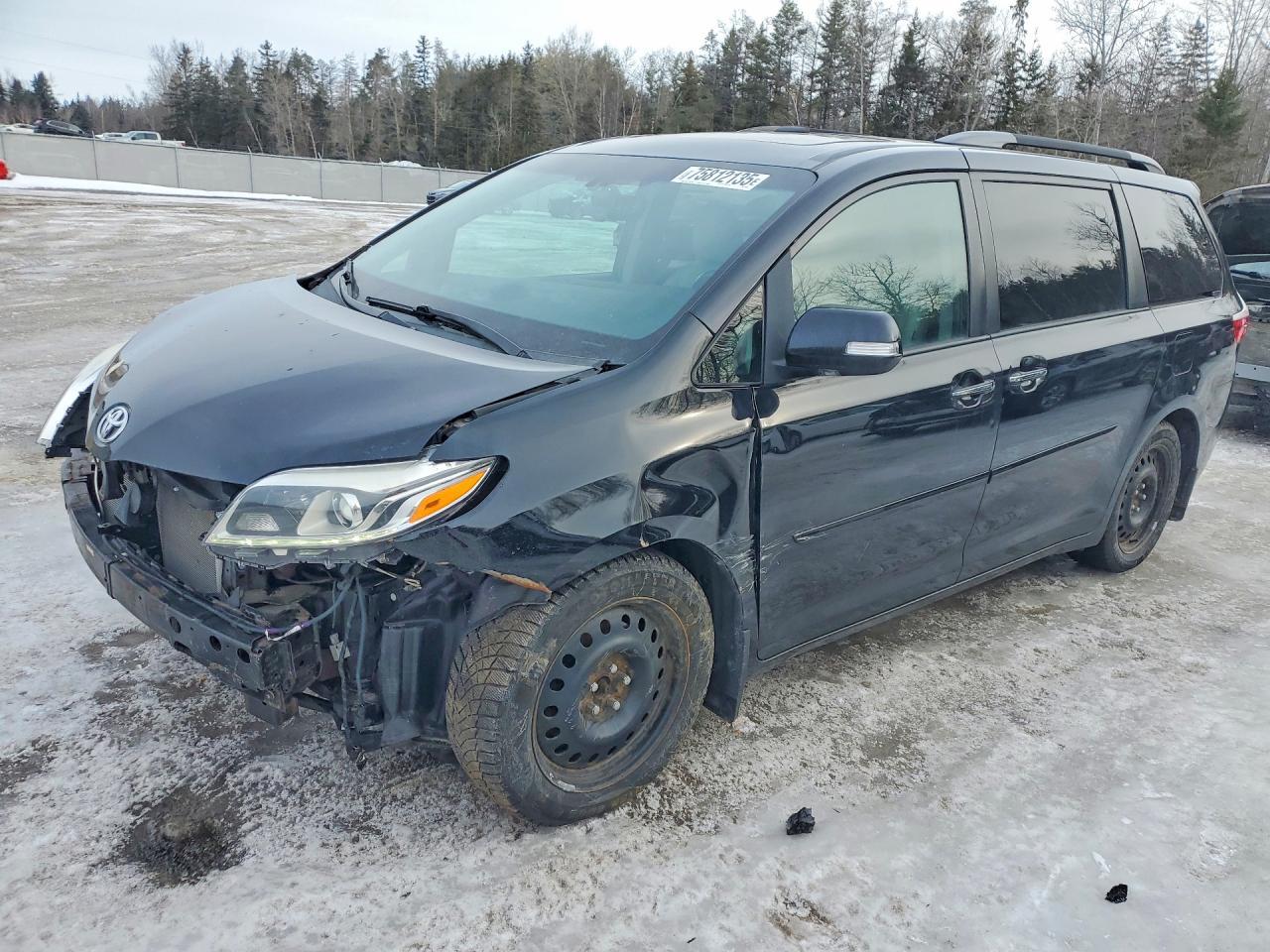 2015 TOYOTA SIENNA