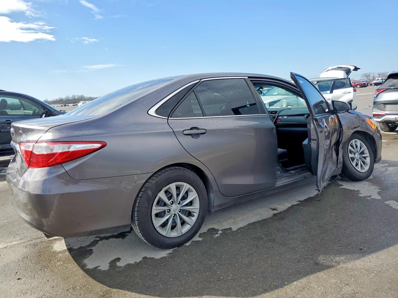 2015 TOYOTA CAMRY