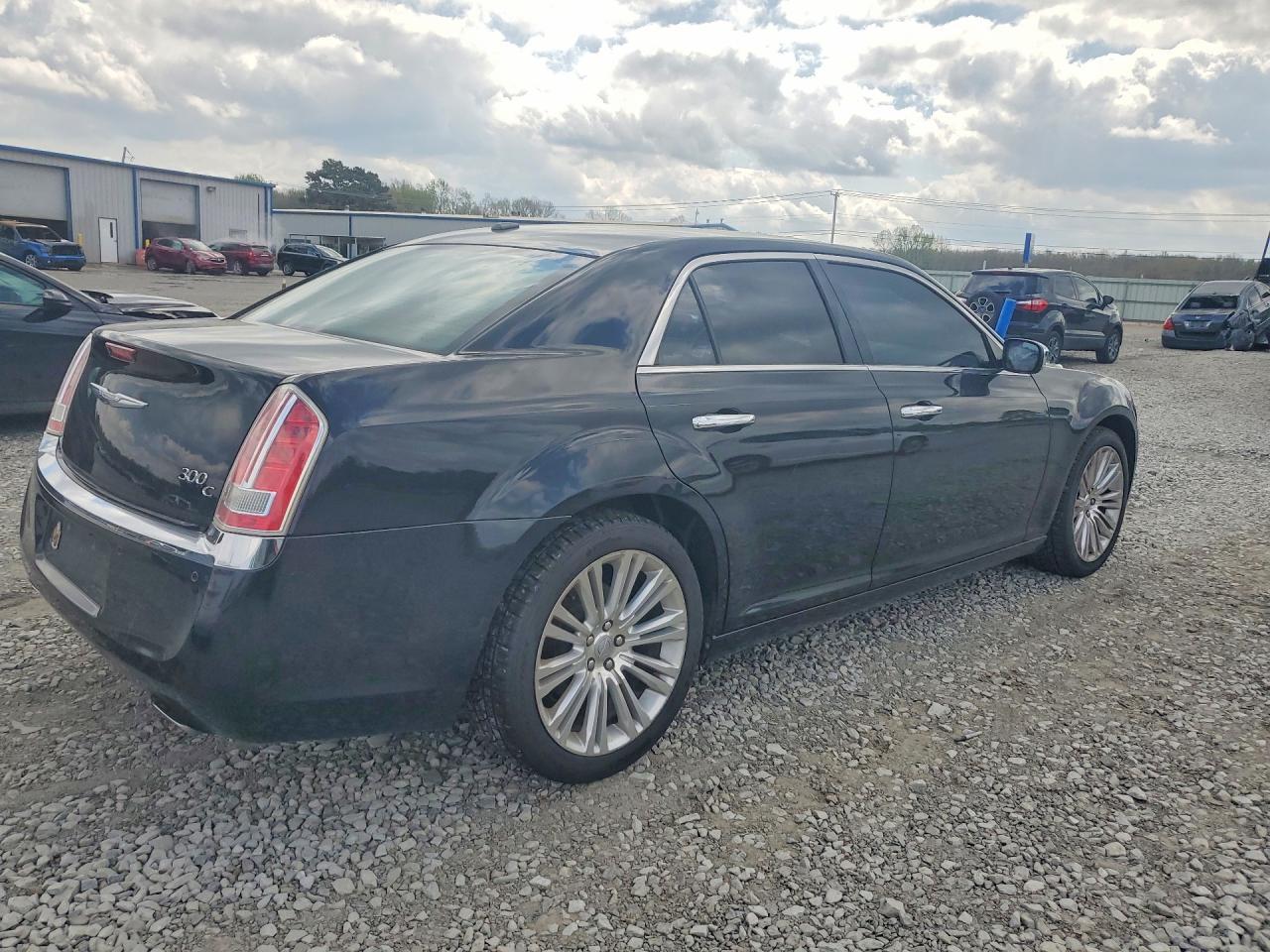 2011 CHRYSLER 300