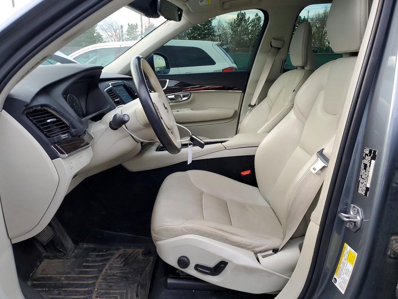 2019 VOLVO XC90
