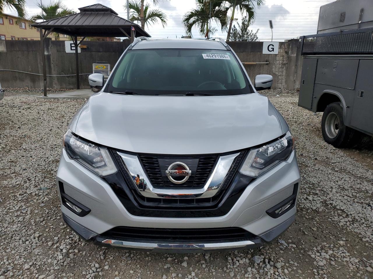 2017 NISSAN ROGUE
