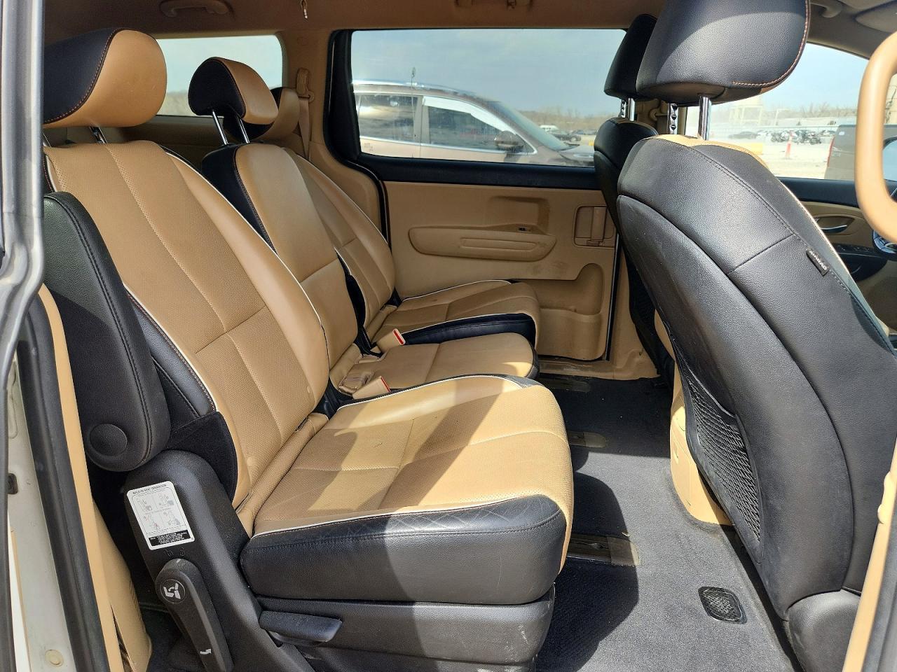 2016 KIA SEDONA