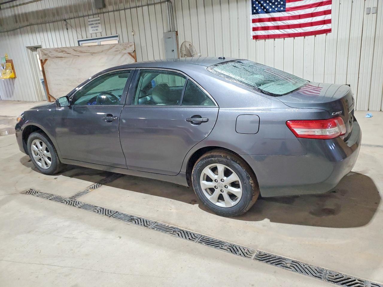 2011 TOYOTA CAMRY