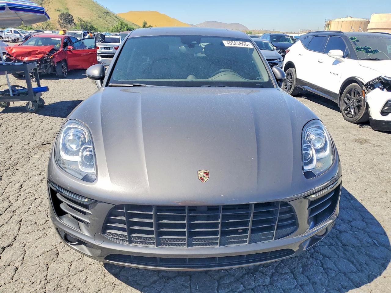 2018 PORSCHE Macan