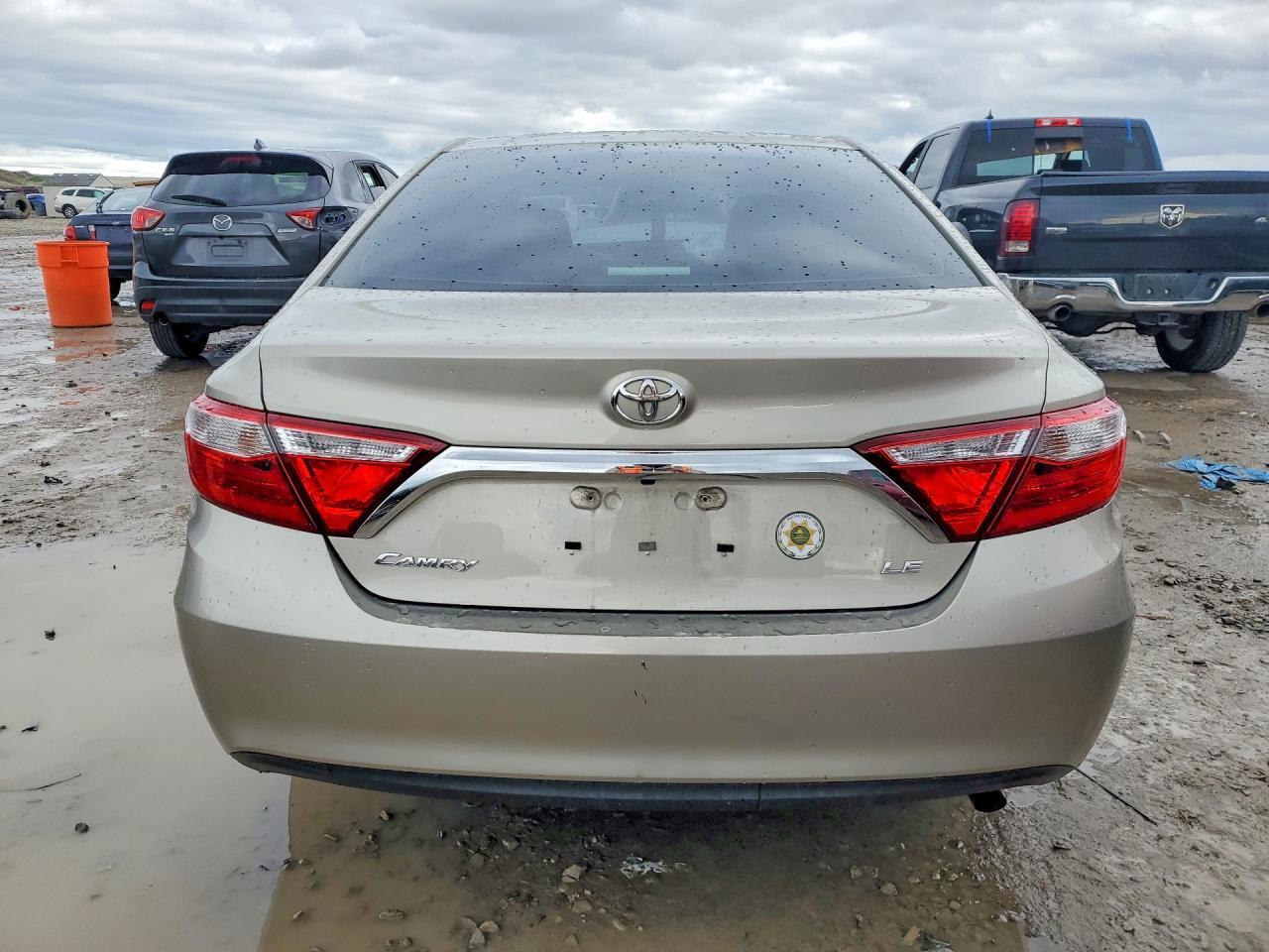 2016 TOYOTA CAMRY