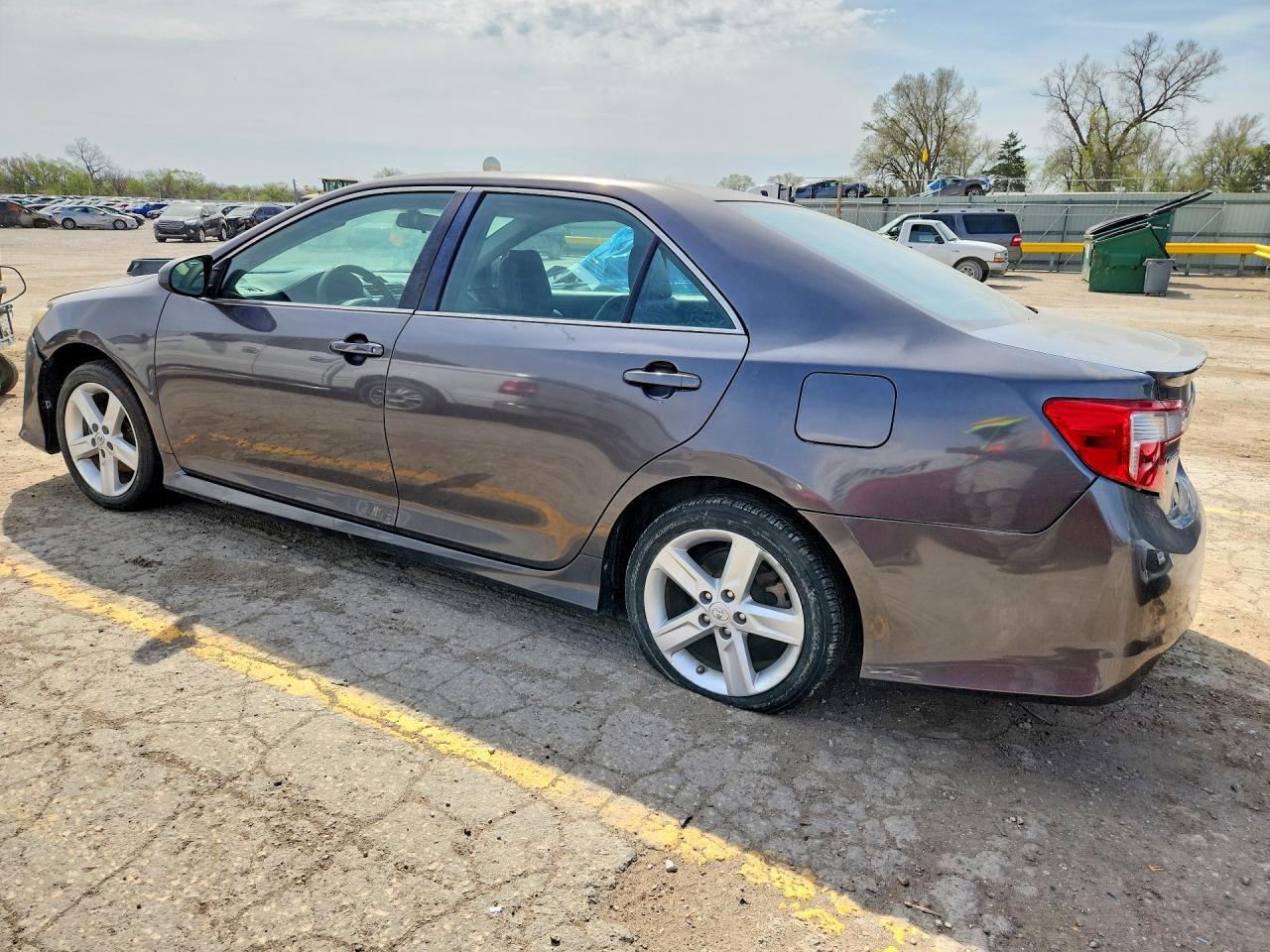 2014 TOYOTA CAMRY